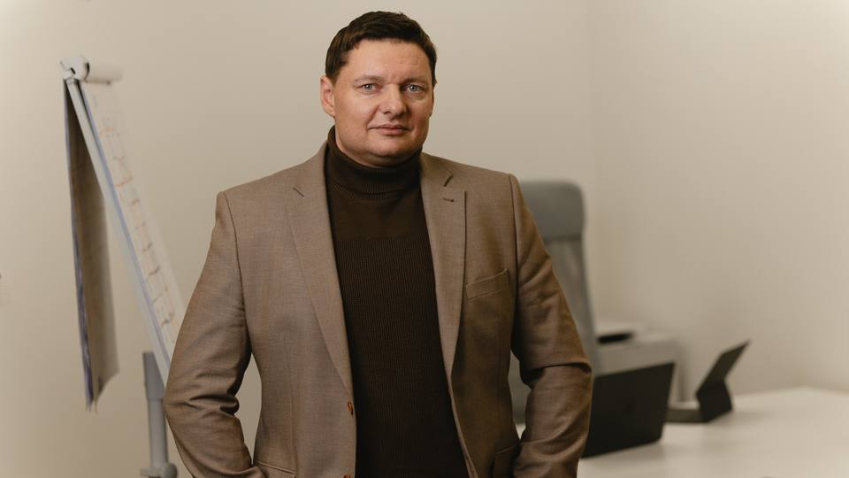 „Tai tik teorija“: kai pasiteisinimai tampa verslo strategija