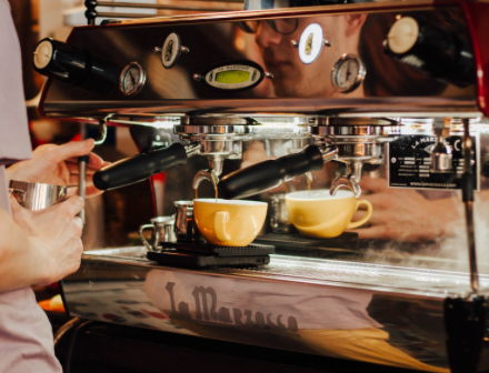 how many cups of coffee is safe to drink?